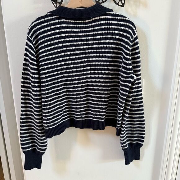 Embossed Striped Split V Neck Knit Sweater in Navy and White L - Picture 10 of 12